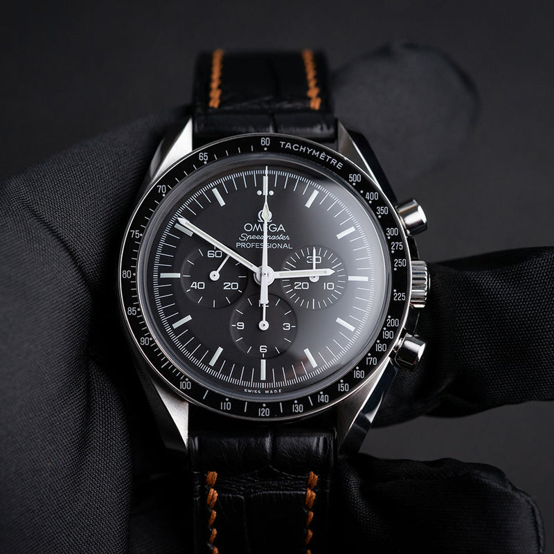 Black alligator strap with brown hand-stitching - Classic Design